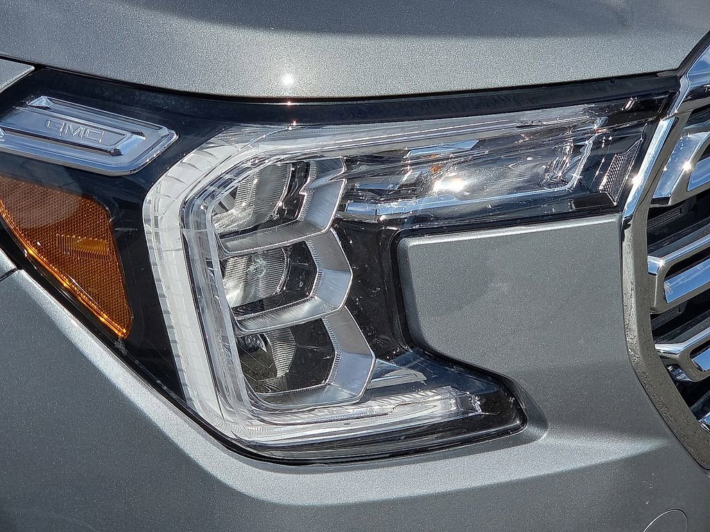 Used 2024 GMC Terrain SLT image 11
