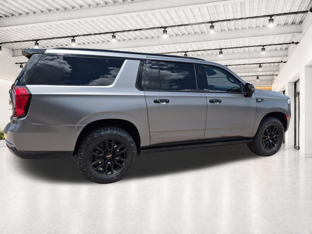 Used 2023 GMC Yukon XL AT4 w/ AT4 Premium Package AWD/4WD image 13
