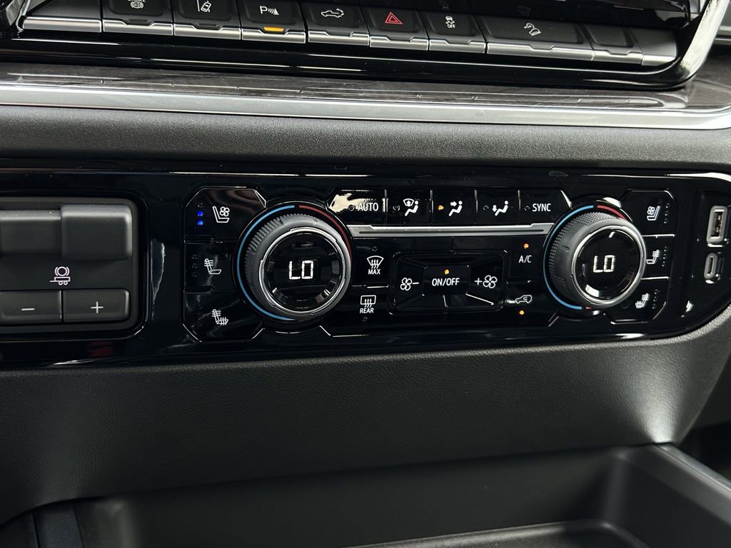 Used 2025 Chevrolet Silverado 2500 LTZ w/ LTZ Convenience Package image 23