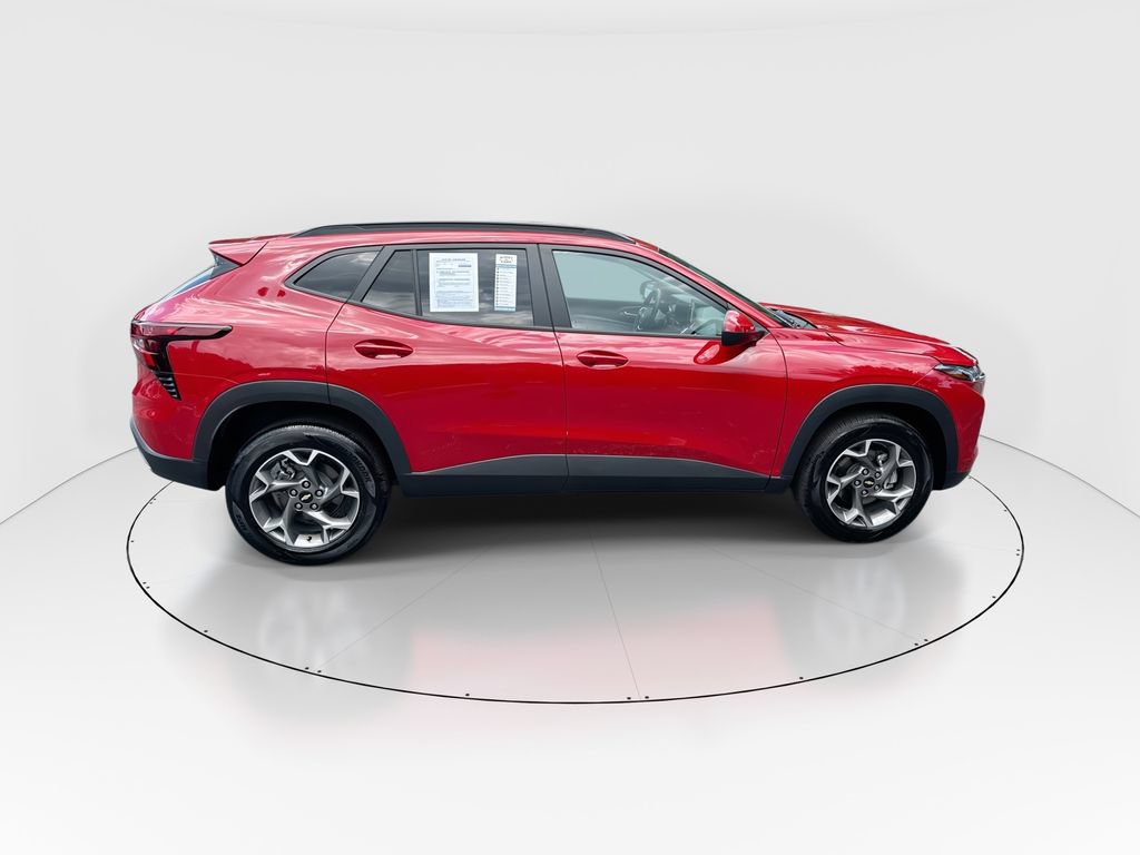 Used 2026 Chevrolet Trax LT w/ Driver Confidence Package FWD image 9