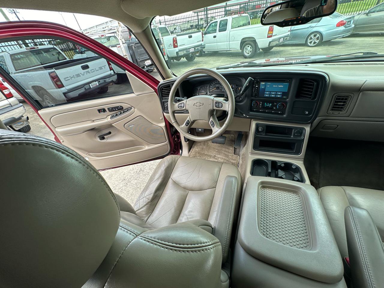 Used 2006 Chevrolet Suburban LTZ w/ Preferred Equipment Group AWD/4WD image 42