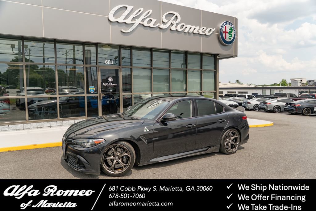 Used 2018 Alfa Romeo Giulia Quadrifoglio w/ Driver Assist Dynamic Package RWD video 1