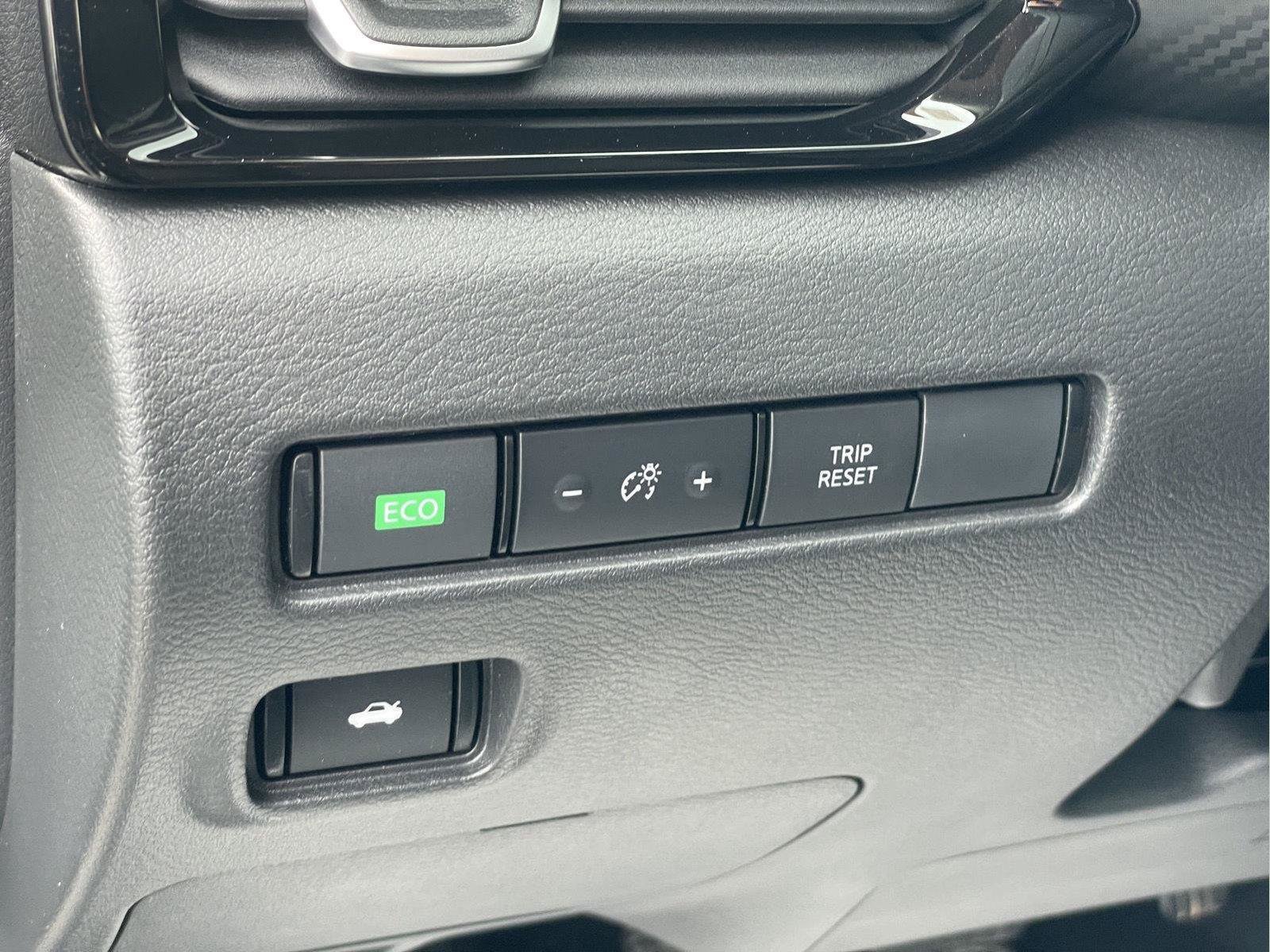 Used 2025 Nissan Sentra SV w/ All-Weather Package FWD image 24