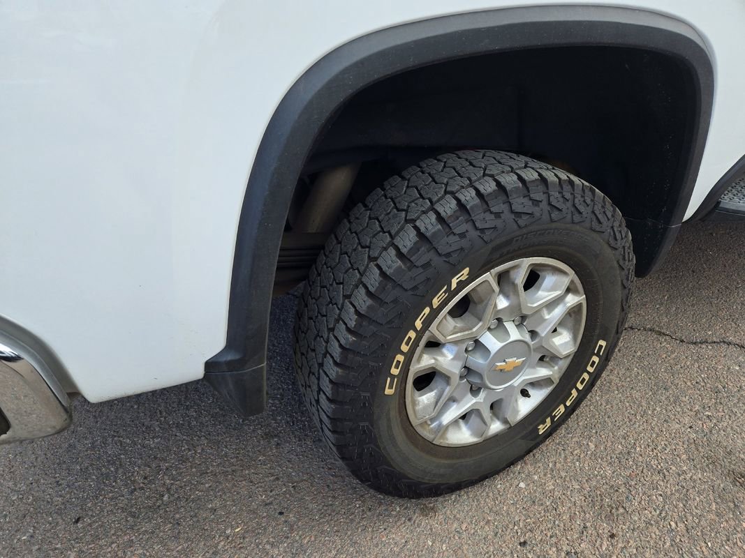 Used 2022 Chevrolet Silverado 2500 LT w/ Convenience Package AWD/4WD image 10