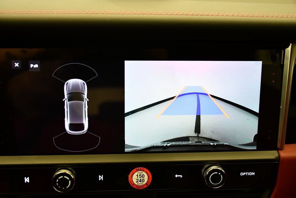 Certified 2026 Porsche Macan AWD/4WD image 32