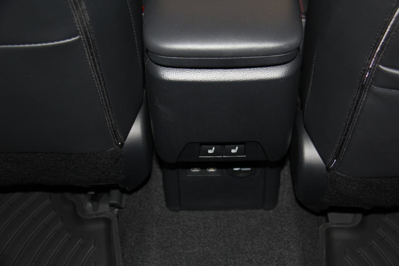 Used 2025 Toyota Prius Plug-In Hybrid image 19