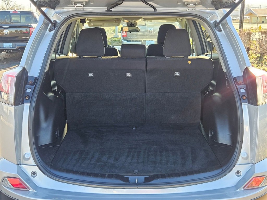 Used 2018 Toyota RAV4 XLE image 28