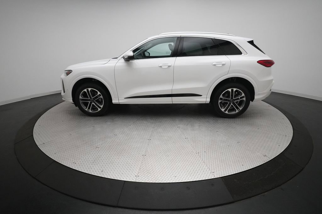 Used 2025 Audi Q5 Premium w/ Convenience Package image 7