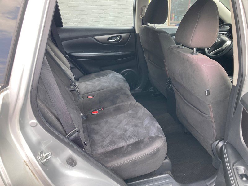 Used 2015 Nissan Rogue S image 17