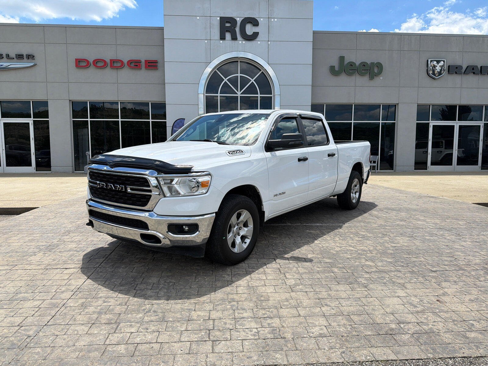 Used 2024 RAM 1500 Big Horn AWD/4WD image 4