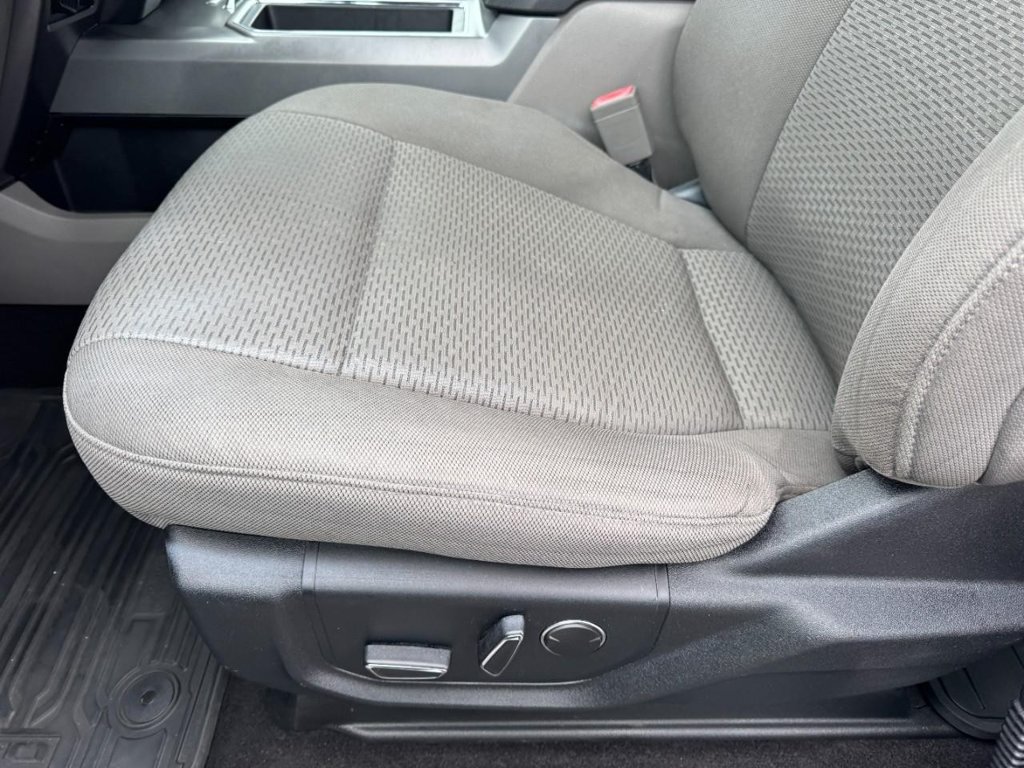 Used 2018 Ford F150 XLT w/ Equipment Group 302A Luxury AWD/4WD image 15