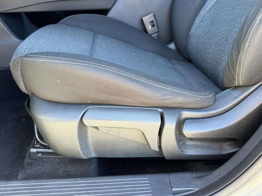 Used 2021 Nissan Rogue S FWD image 19