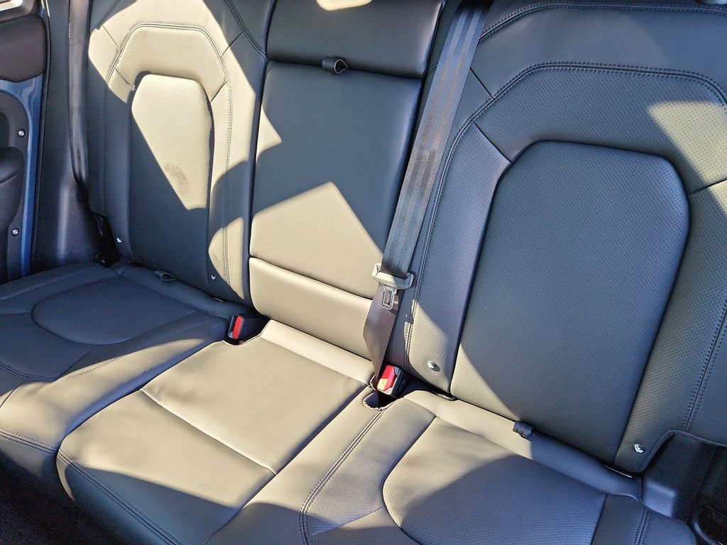 New 2026 Land Rover Defender 110 X-Dynamic SE image 23