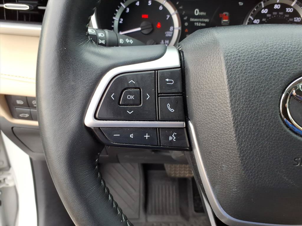 Used 2023 Toyota Highlander XLE AWD/4WD image 31