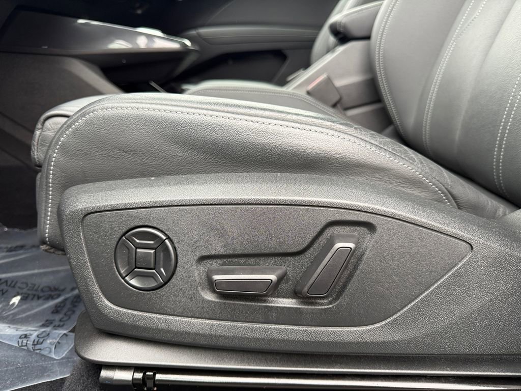 Used 2022 Audi Q4 e-tron Premium Plus image 10