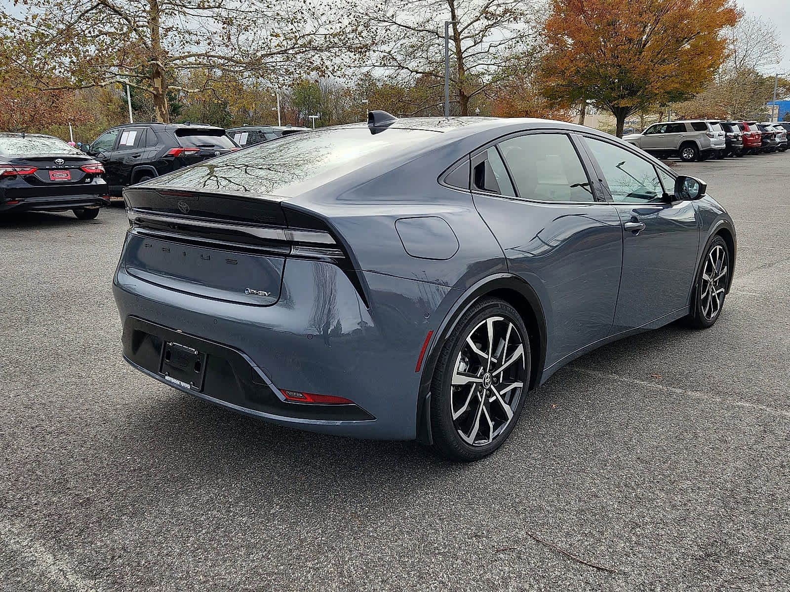 Used 2025 Toyota Prius Plug-In Hybrid image 5