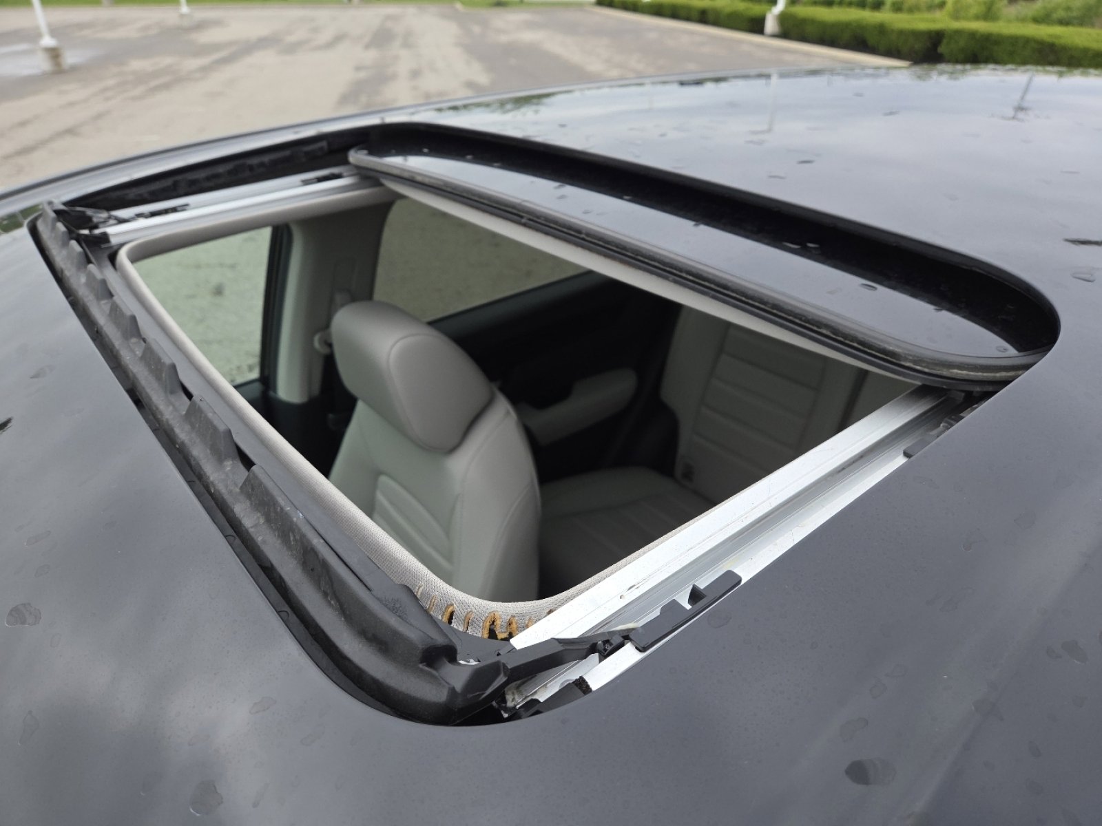 Used 2023 Honda CR-V EX-L image 3