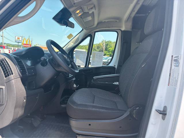 Used 2025 RAM ProMaster 2500 w/ U-Haul Equipment Group FWD image 18