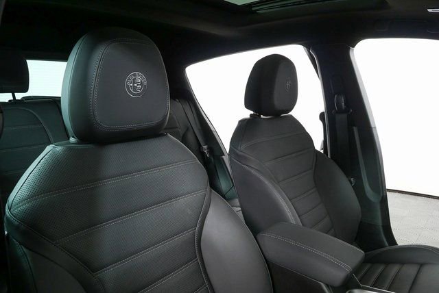 New 2026 Alfa Romeo Tonale w/ Black Premium Package AWD/4WD image 24