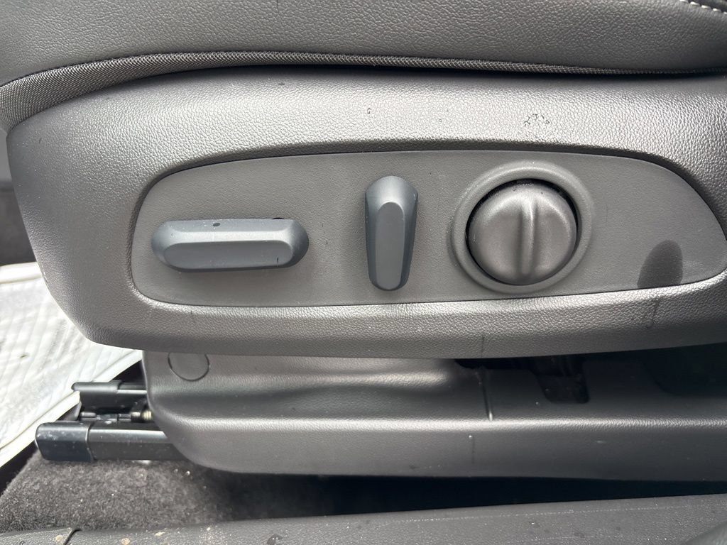 Used 2023 Buick Encore GX Preferred w/ Cold Weather Comfort Package AWD/4WD image 22