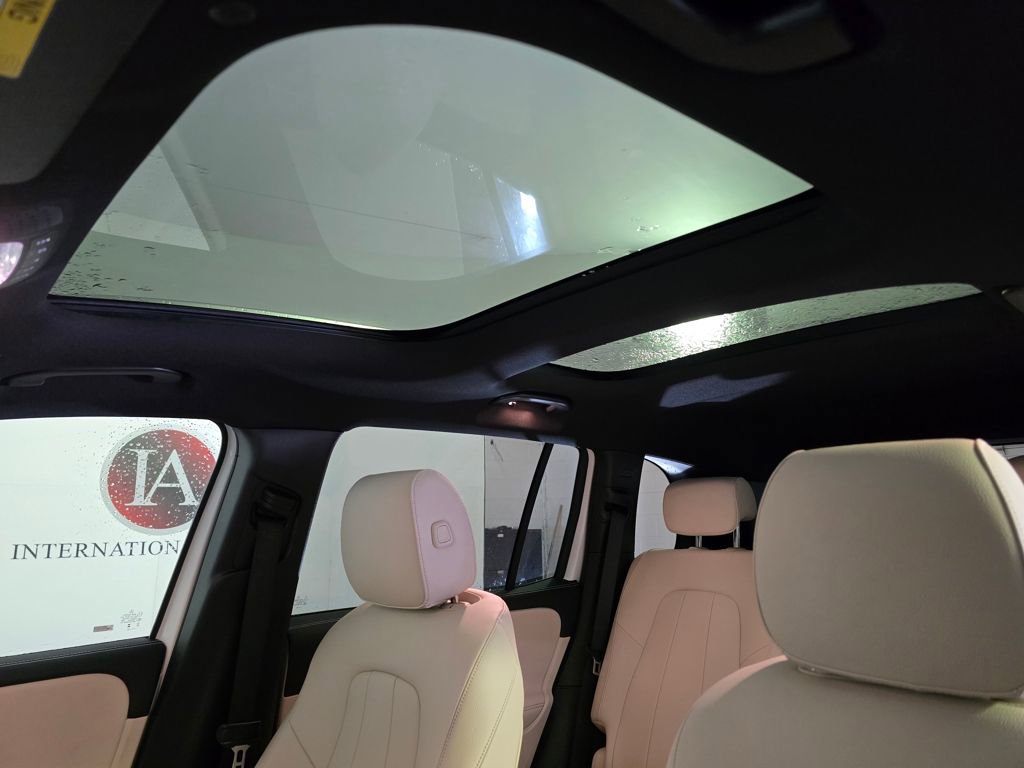 New 2025 Mercedes-Benz GLB 250 4MATIC image 11