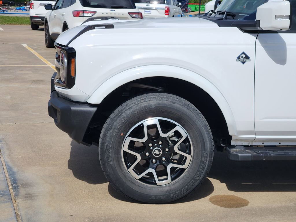 Used 2024 Ford Bronco Outer Banks image 9