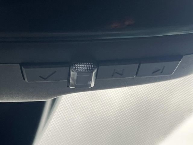 Used 2021 GMC Yukon Denali w/ Denali Premium Package image 46