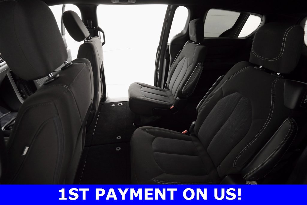 Used 2020 Chrysler Pacifica Touring w/ S Appearance Package image 18