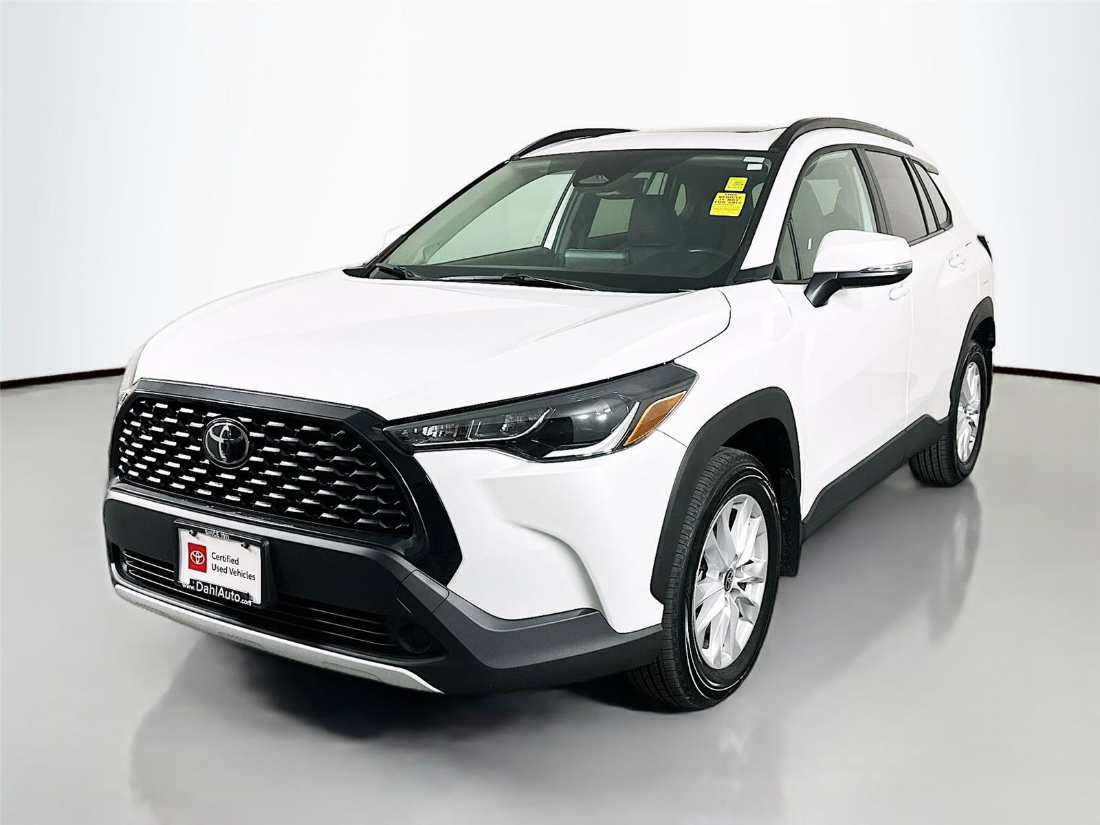 Used 2024 Toyota Corolla Cross LE w/ Moonroof Package AWD/4WD image 4