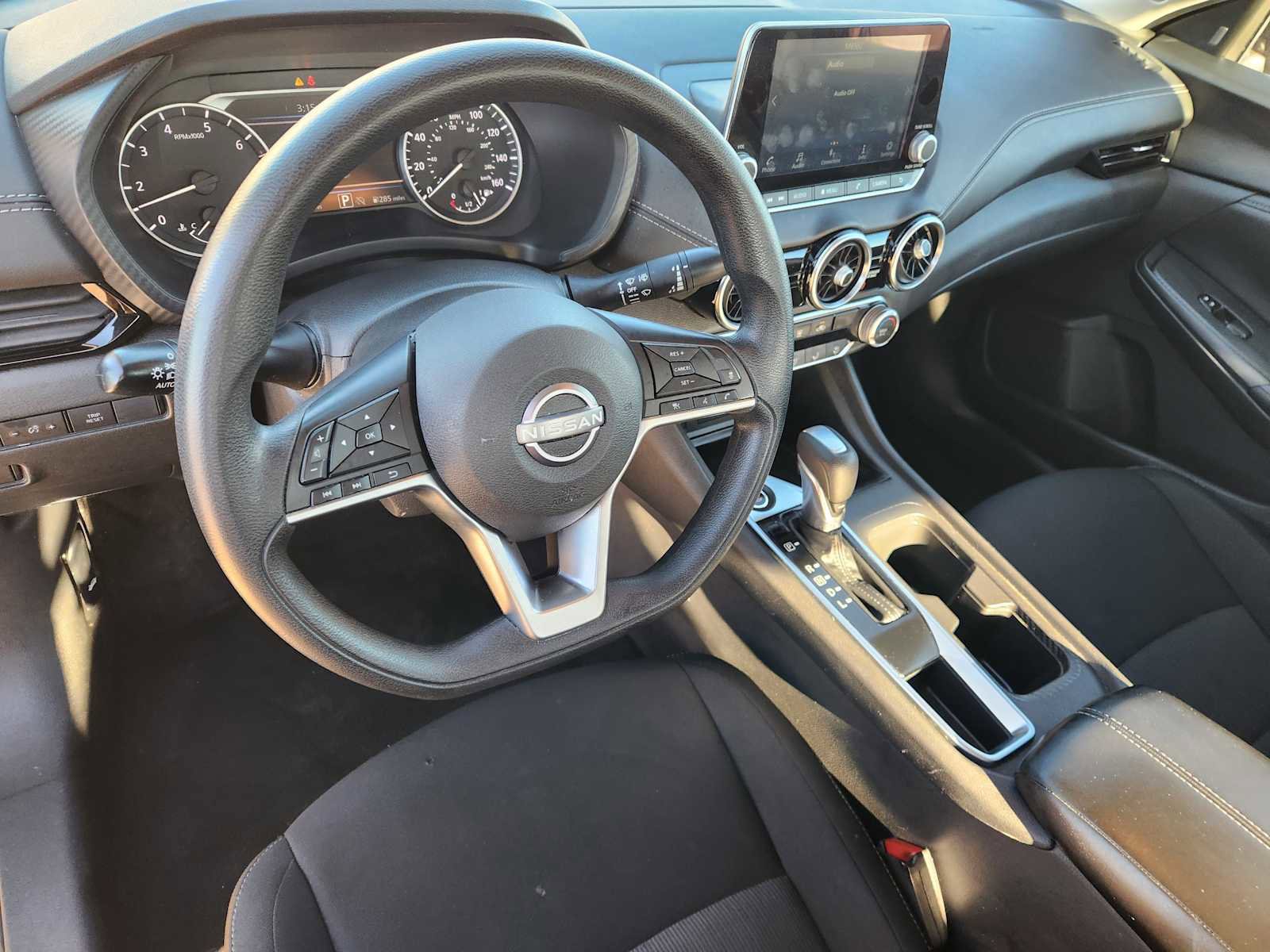 Used 2024 Nissan Sentra SV image 2