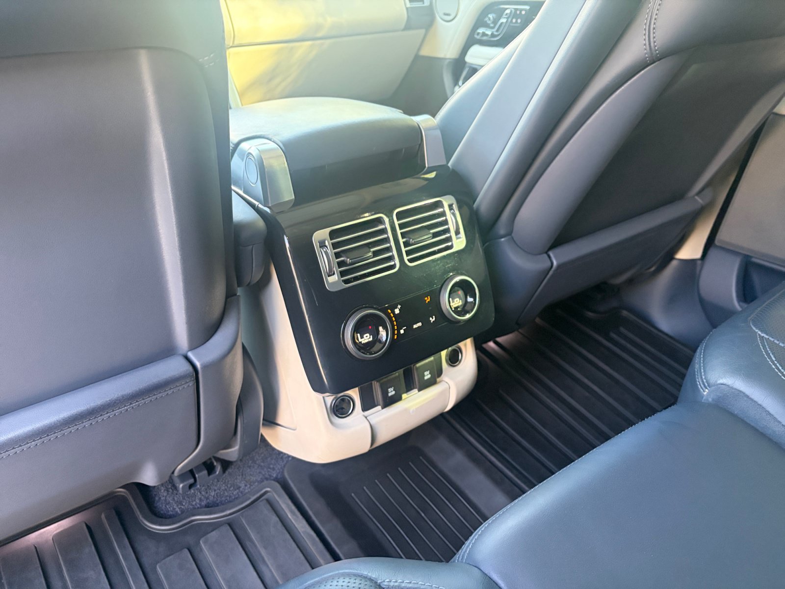 Used 2019 Land Rover Range Rover Supercharged AWD/4WD image 27