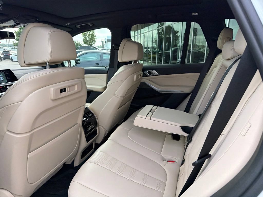 Used 2022 BMW X5 sDrive40i w/ Luxury Seating Package RWD image 27