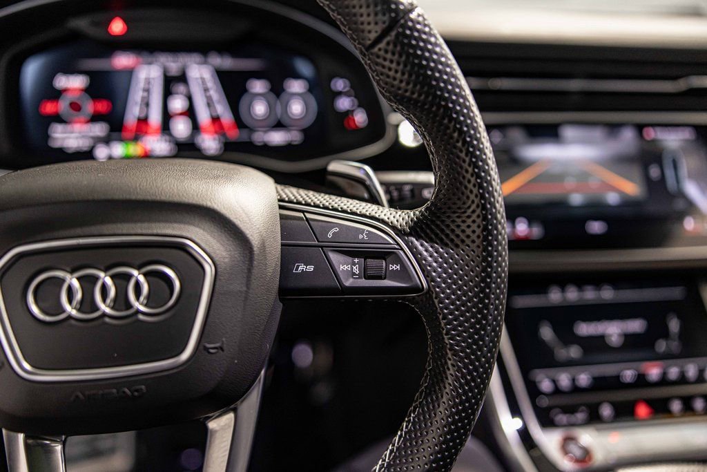 Used 2022 Audi RS Q8 w/ Carbon Optic Package image 27