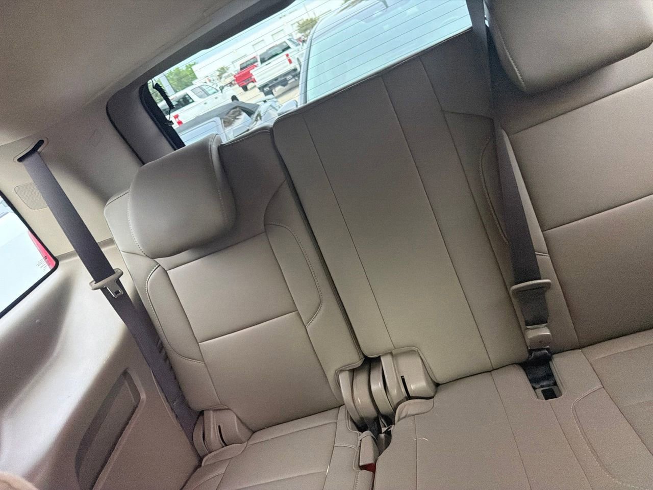 Used 2018 Chevrolet Tahoe LT w/ LT Signature Package RWD image 12