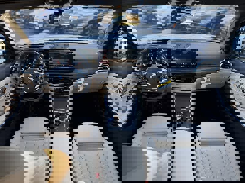 Certified 2025 BMW 330i Sedan w/ Premium Package image 21