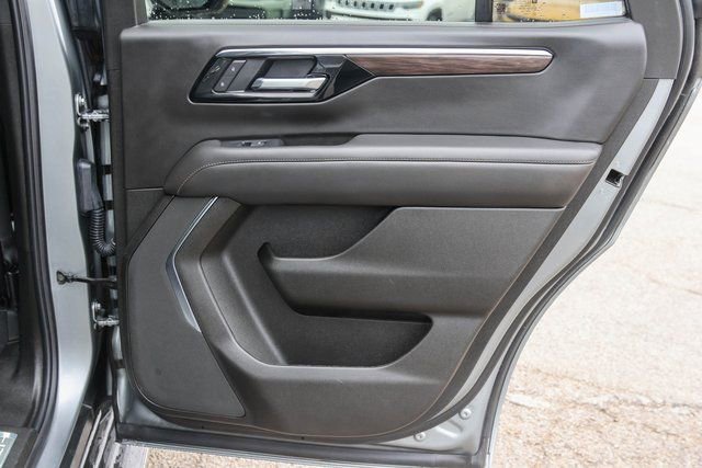 Used 2025 Chevrolet Tahoe LT image 19