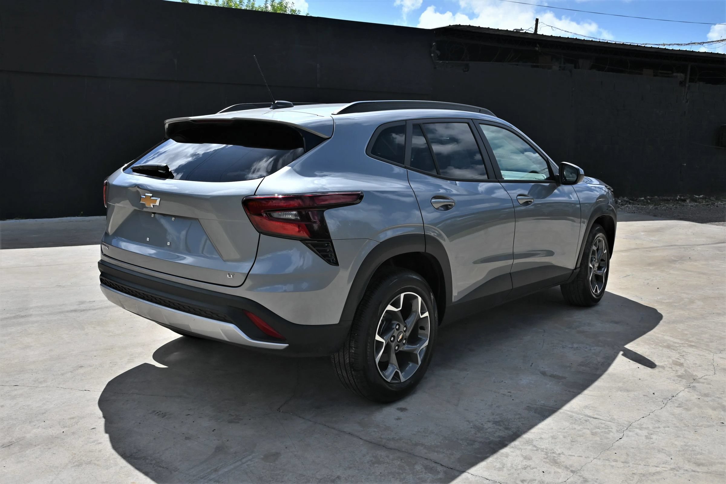Used 2026 Chevrolet Trax LT FWD image 3
