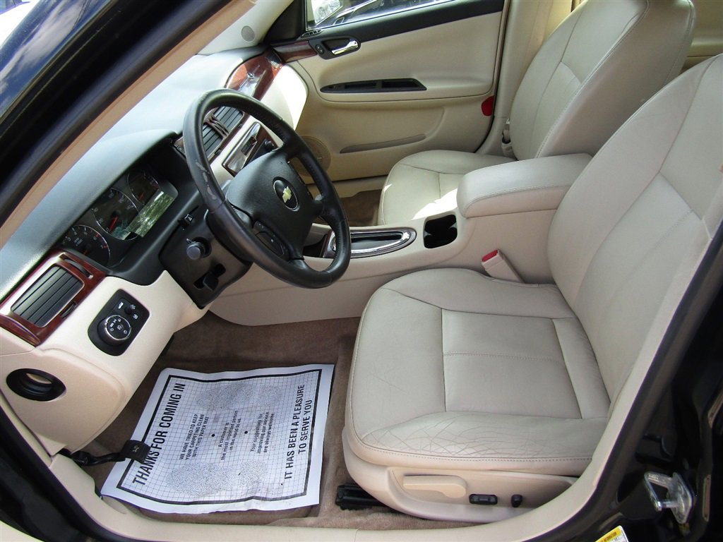 Used 2009 Chevrolet Impala LTZ image 14