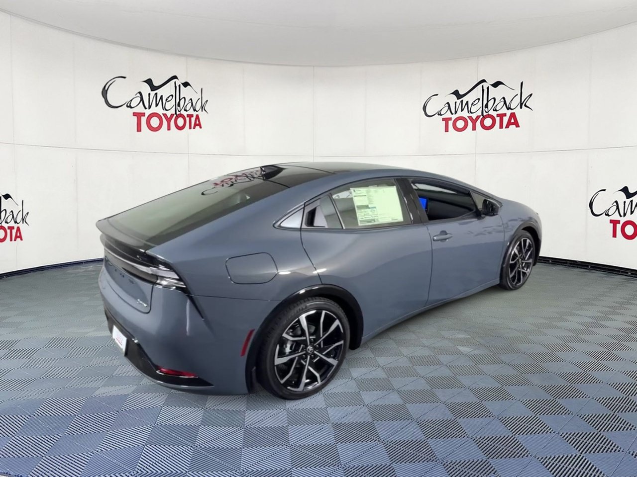 New 2027 Toyota Prius Plug-In Hybrid FWD image 2