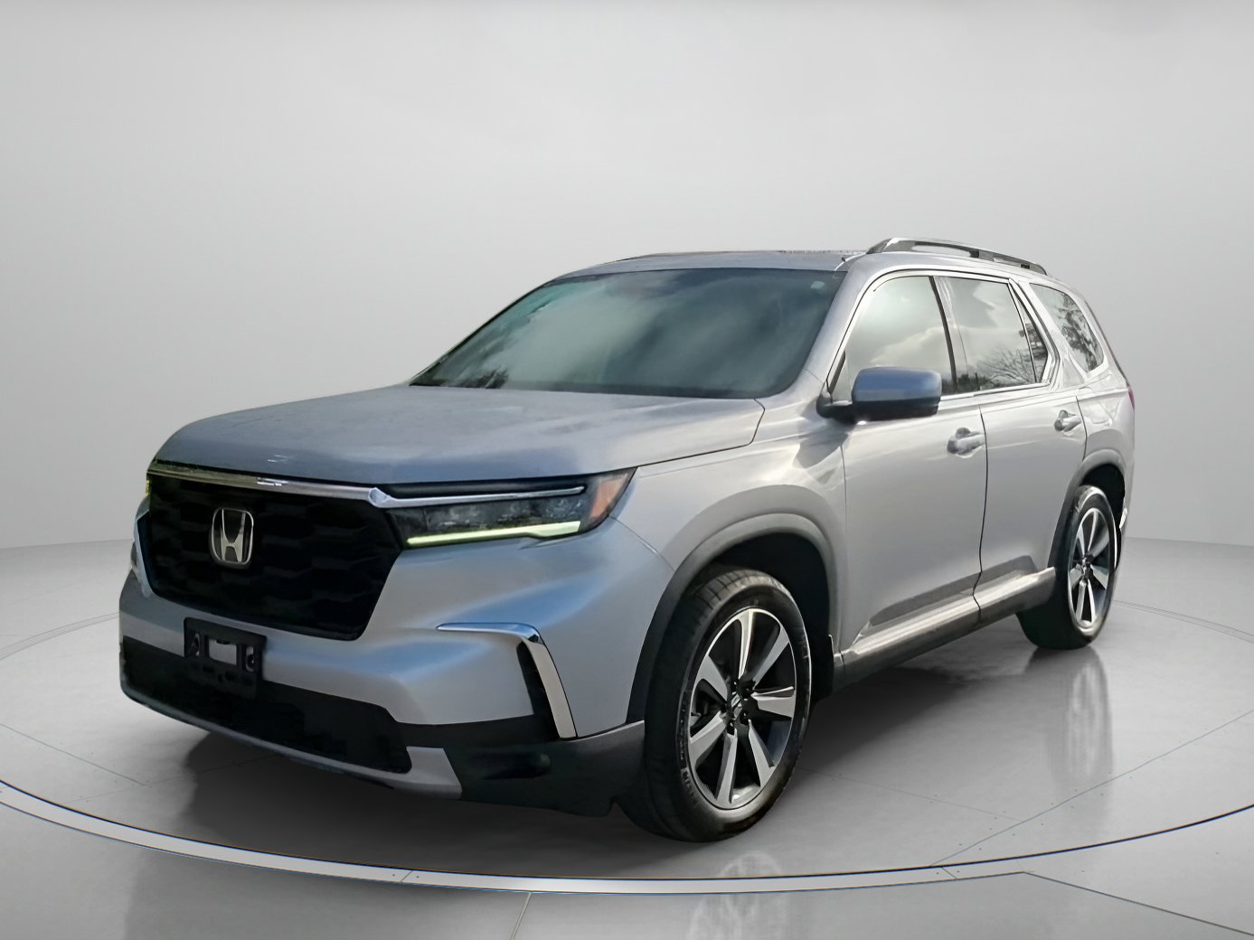 Used 2024 Honda Pilot Touring image 11