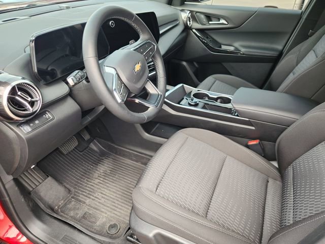 Used 2026 Chevrolet Equinox LT w/ Safety and Technology Package FWD image 8