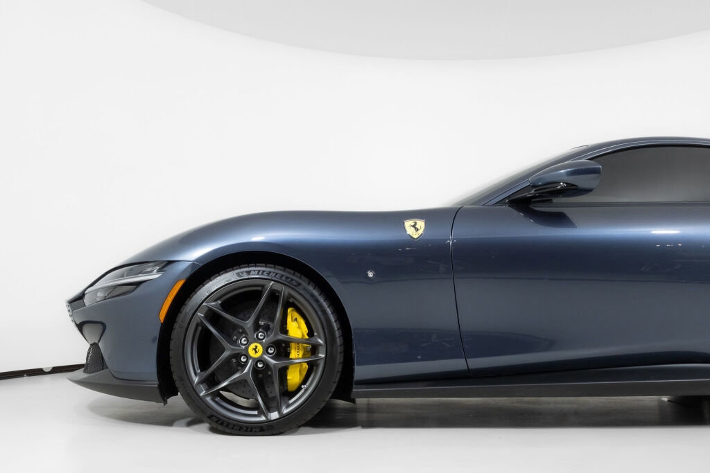 Used 2024 Ferrari Roma RWD image 9