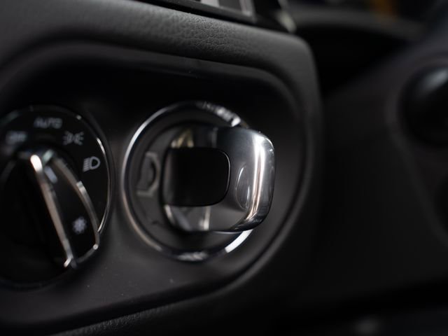 Certified 2026 Porsche Macan image 27