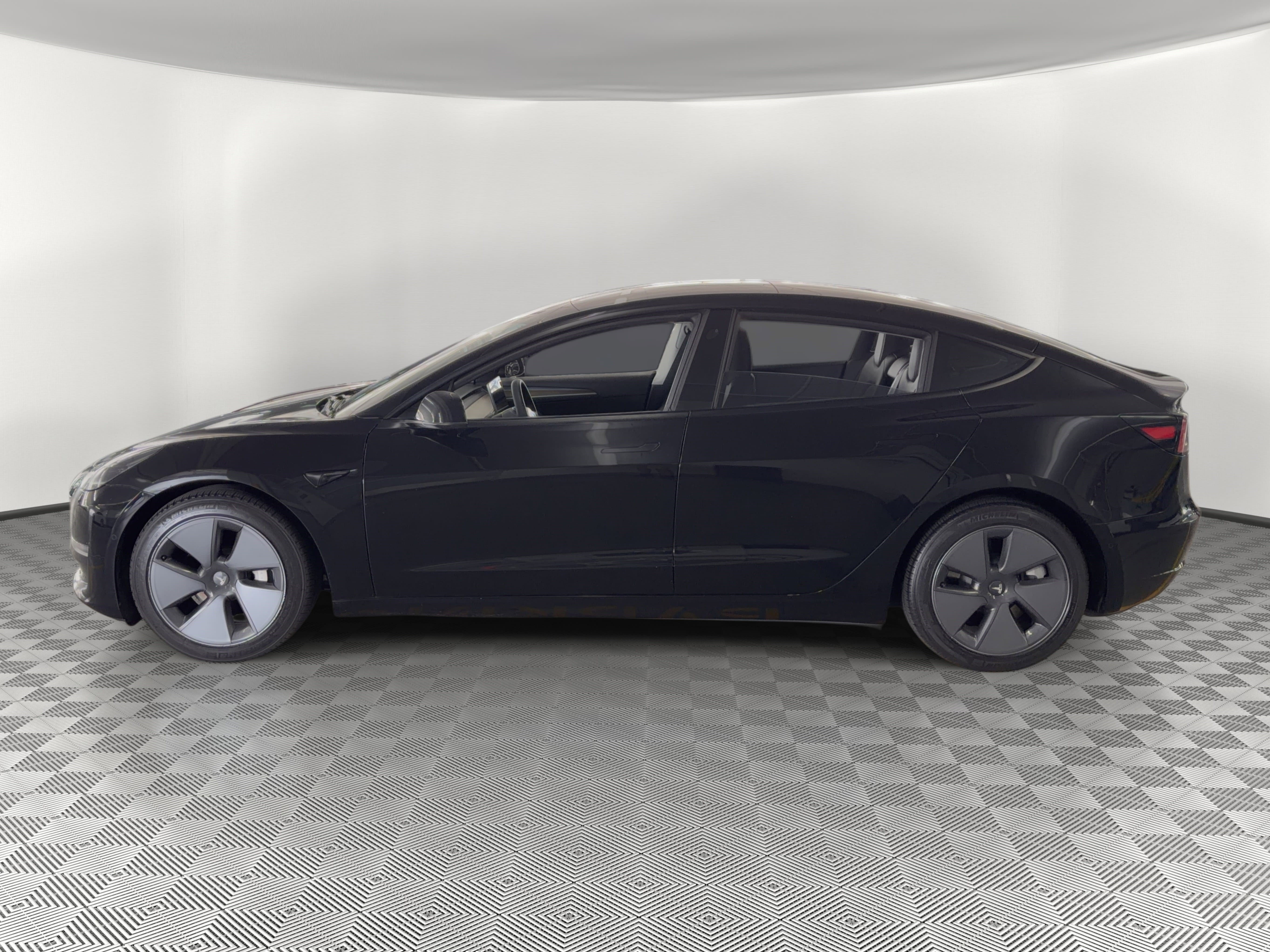 Used 2022 Tesla Model 3 Long Range AWD/4WD image 2