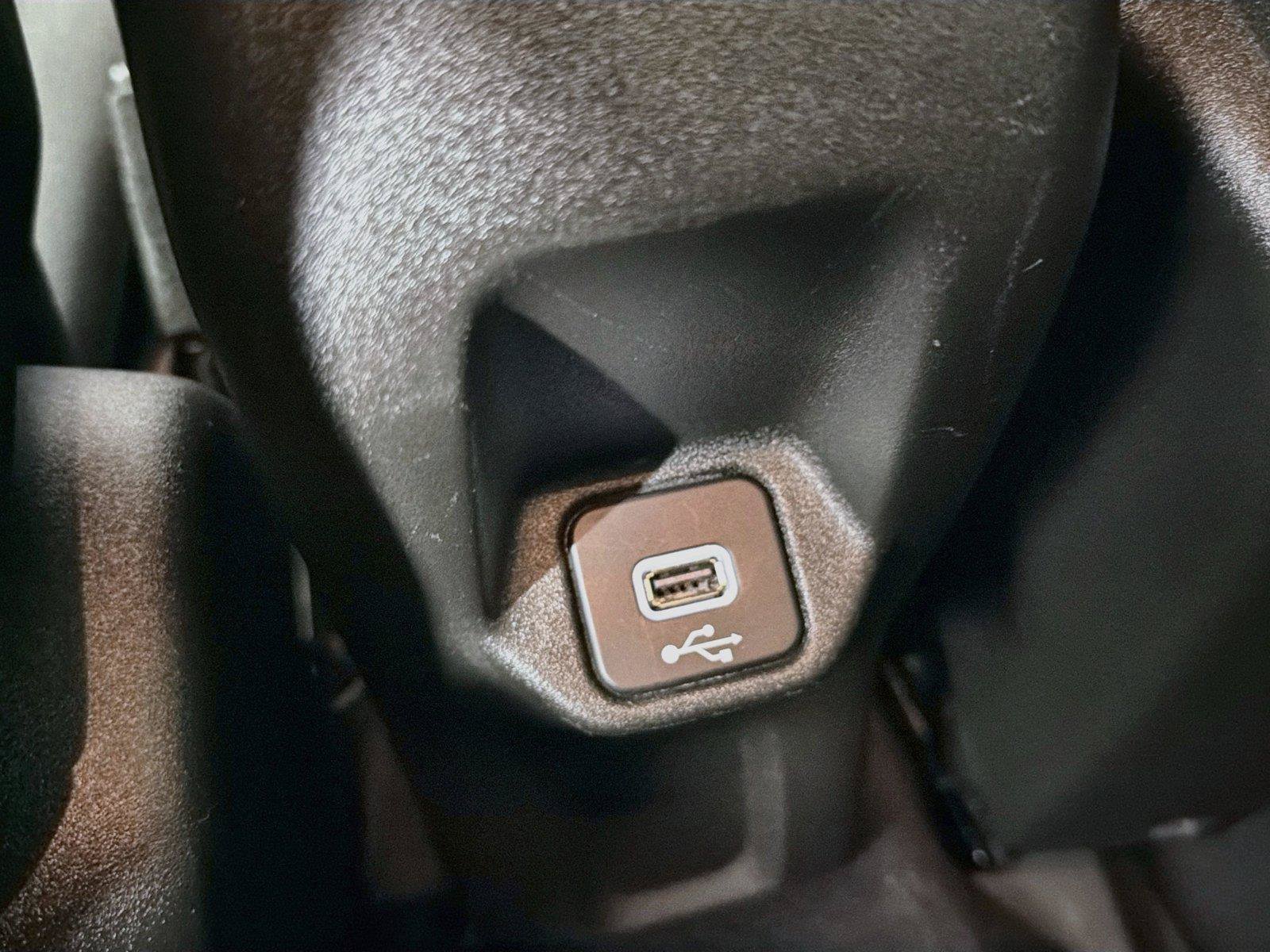 Used 2022 Jeep Renegade Latitude AWD/4WD image 38