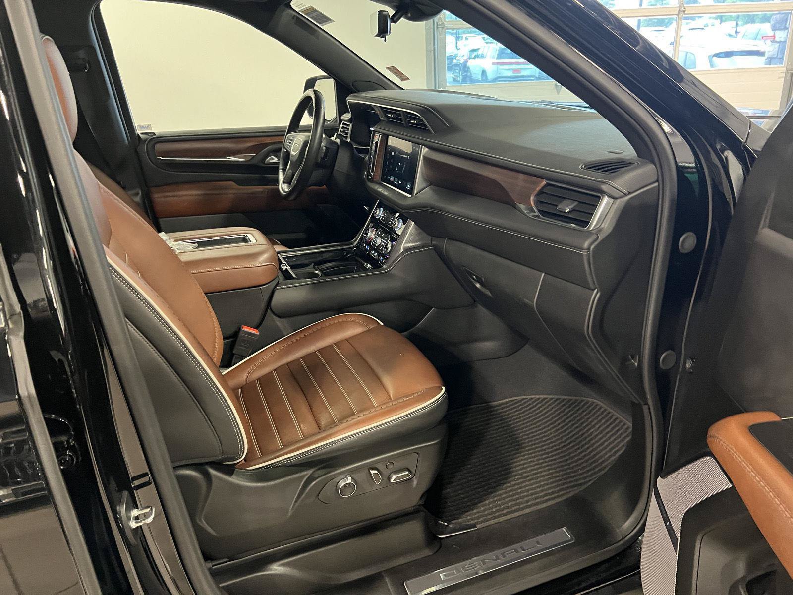 Used 2024 GMC Yukon Denali Ultimate AWD/4WD image 47