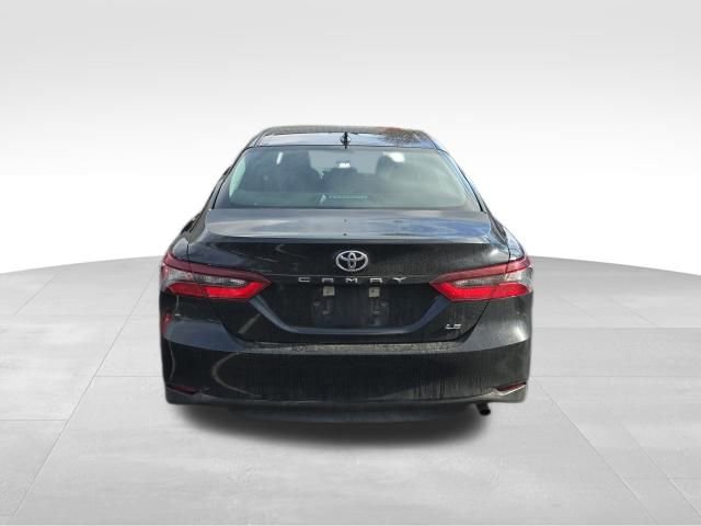 Used 2024 Toyota Camry LE image 5
