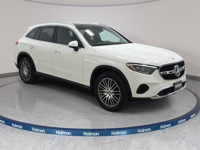 Used 2025 Mercedes-Benz GLC 300 4MATIC image 4