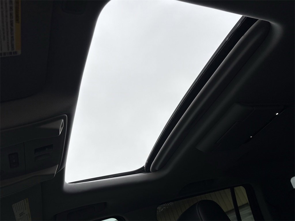 Used 2016 GMC Yukon XL Denali w/ Open Road Package image 20