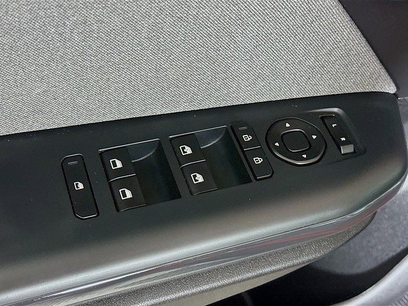 Used 2025 Kia K4 EX image 18